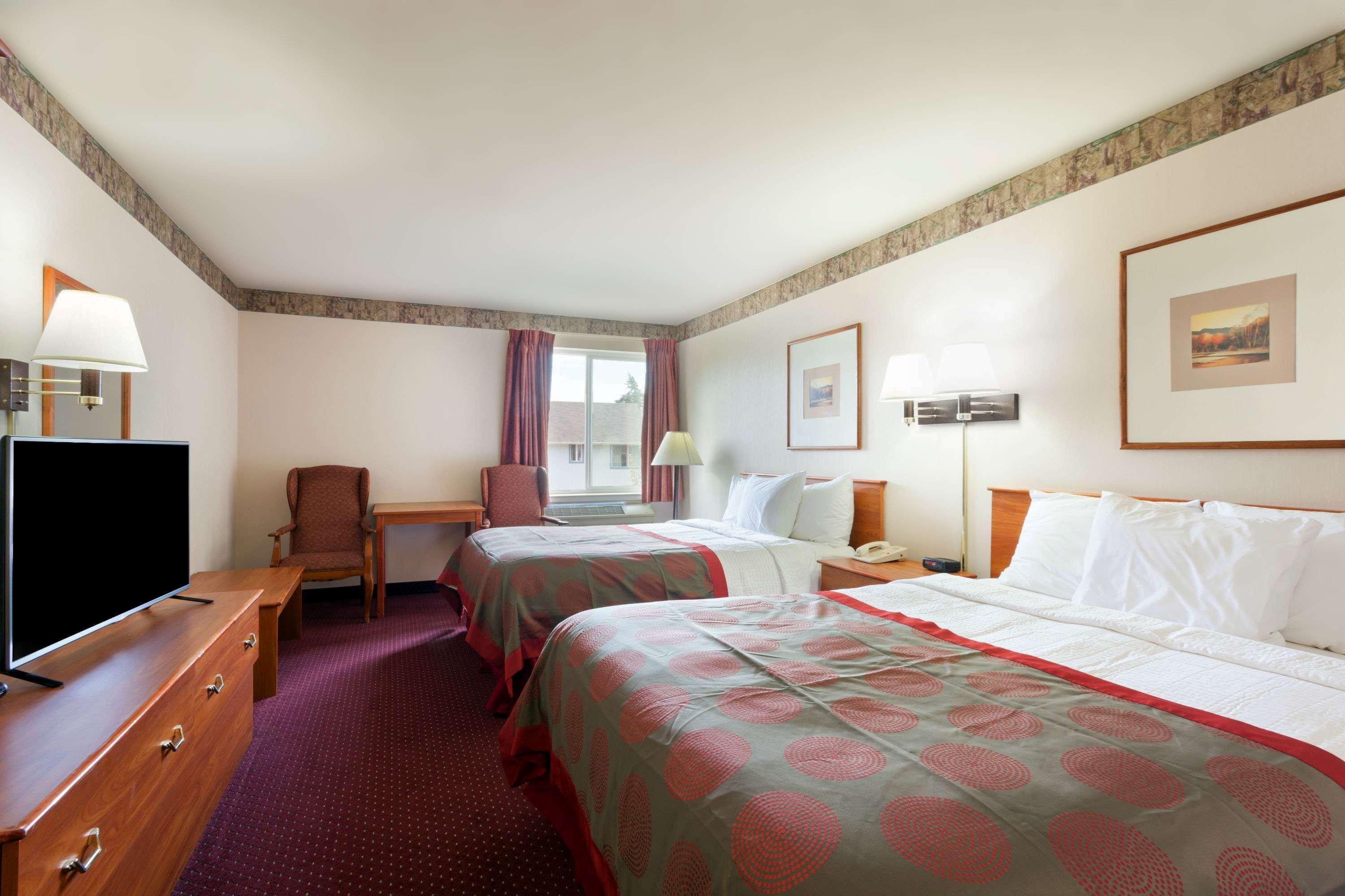 Hotel Ramada Limited Airport Tukwila Extérieur photo