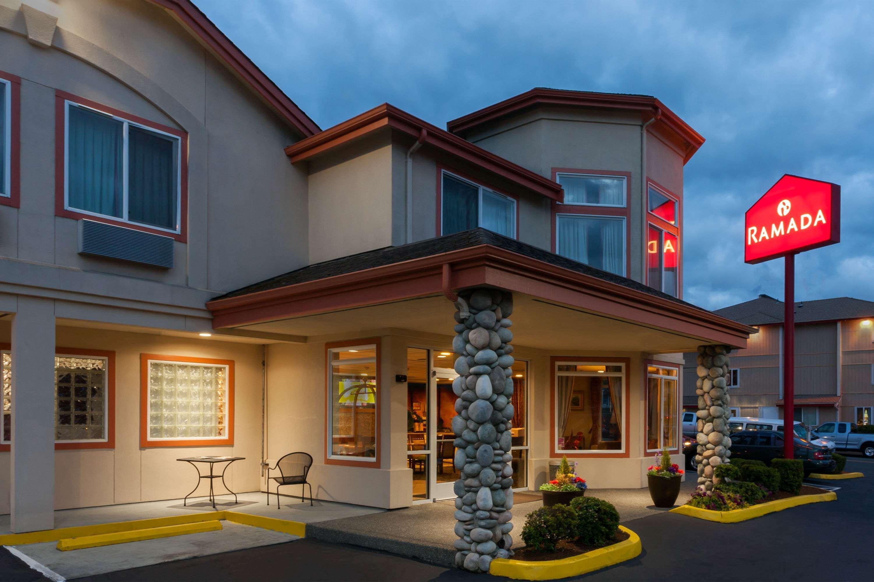 Hotel Ramada Limited Airport Tukwila Extérieur photo